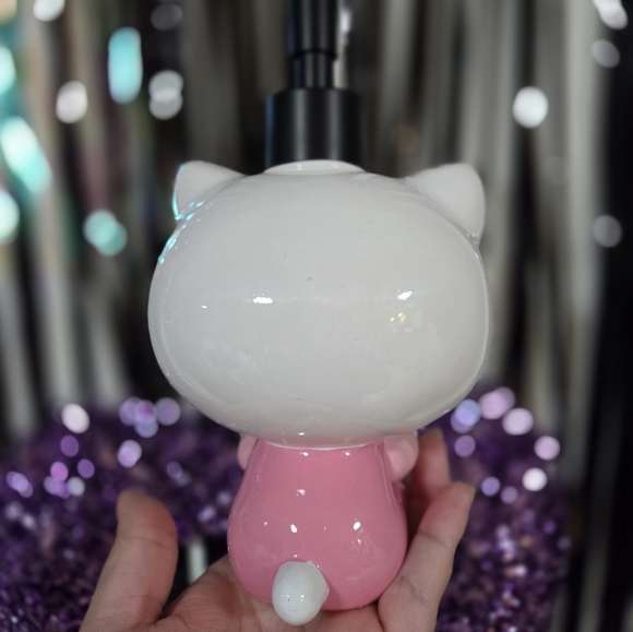 Hello Kitty Strawberry Soap Dispenser - Picture 2 of 2